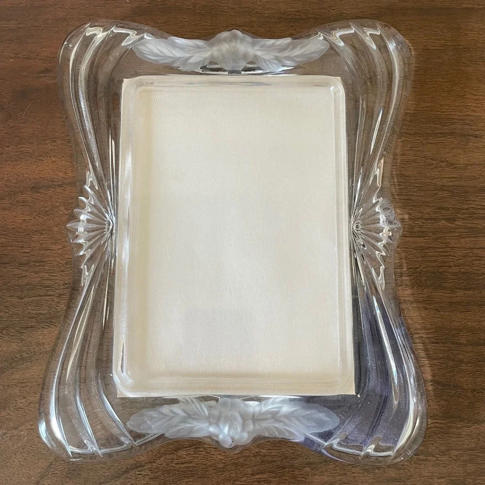 Clear Glass‎ Scalloped Picture Frame Frosted Floral Detail 4x6 Tabletop Clear